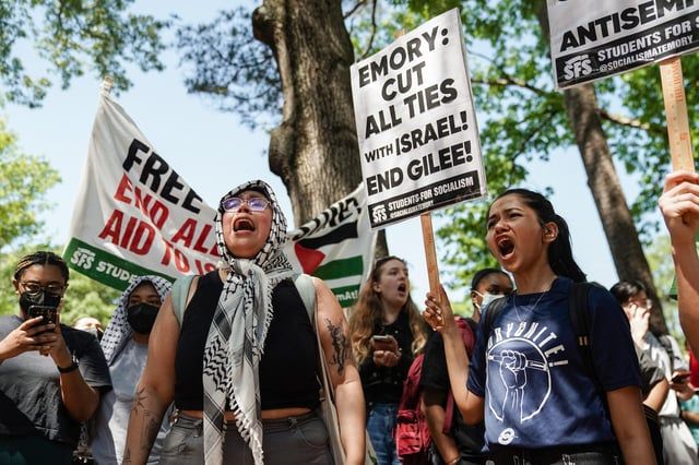 جامعة أمريكية تقمع احتجاجات مؤيدة للفلسطينيين (صور)