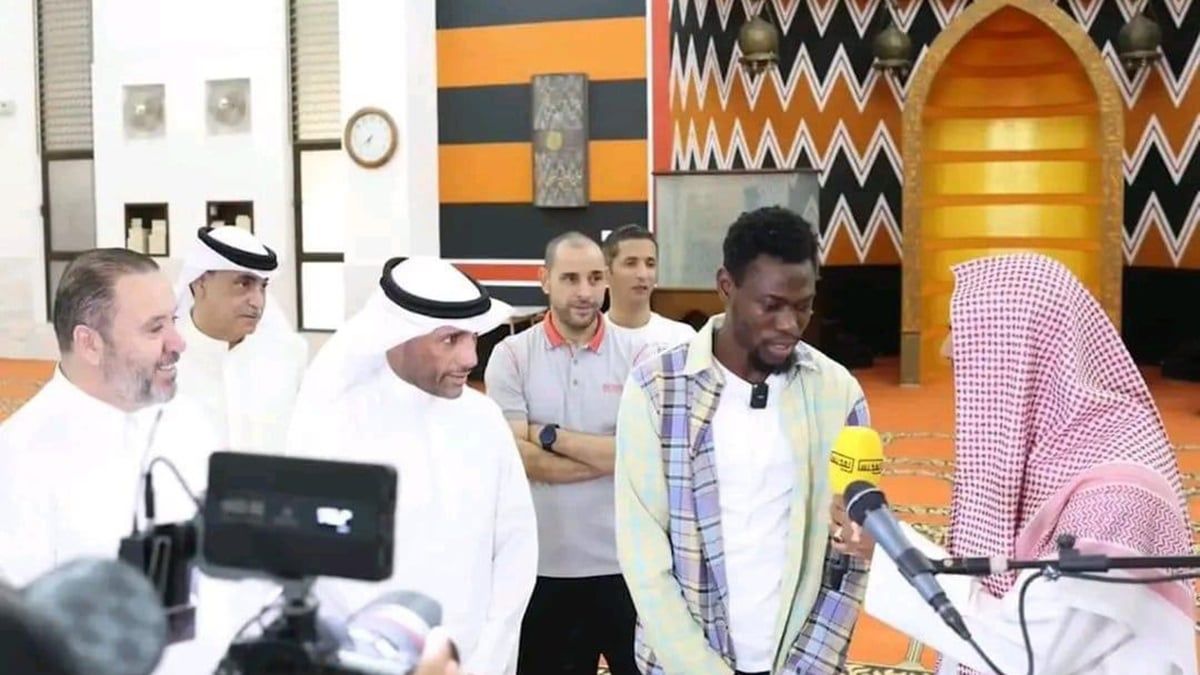 الكويت الكويتي يعلن اعتناق لاعبه أرسين زولا الإسلام