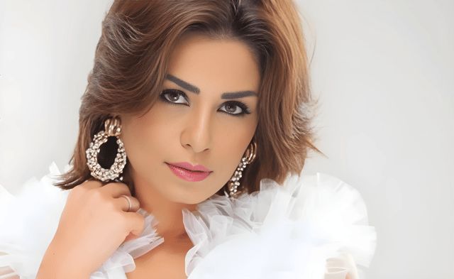 منة فضالي تتحدث لـ"الخليج 365" عن تحديات الجلوس على كرسي متحرك في "محارب"