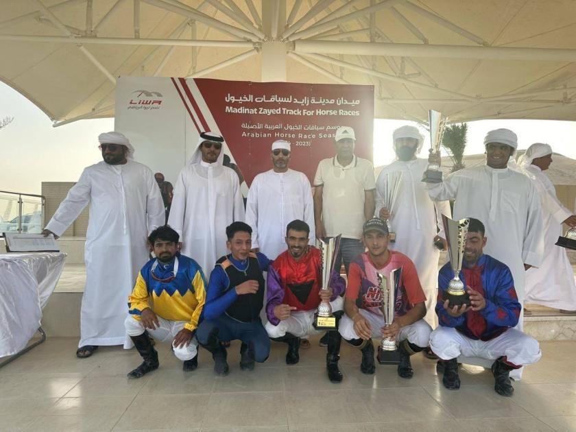 «سماء الغربية» بطل السباق الختامي للخيول بالظفرة