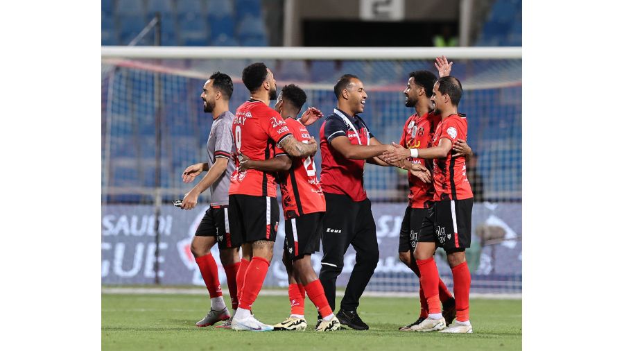 الرياض يصدم أهلي جدة بمفاجأة مدوية