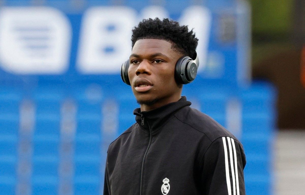 بعد حديثه عن التحكيم.. تشواميني يصعق كوبو (صورة)