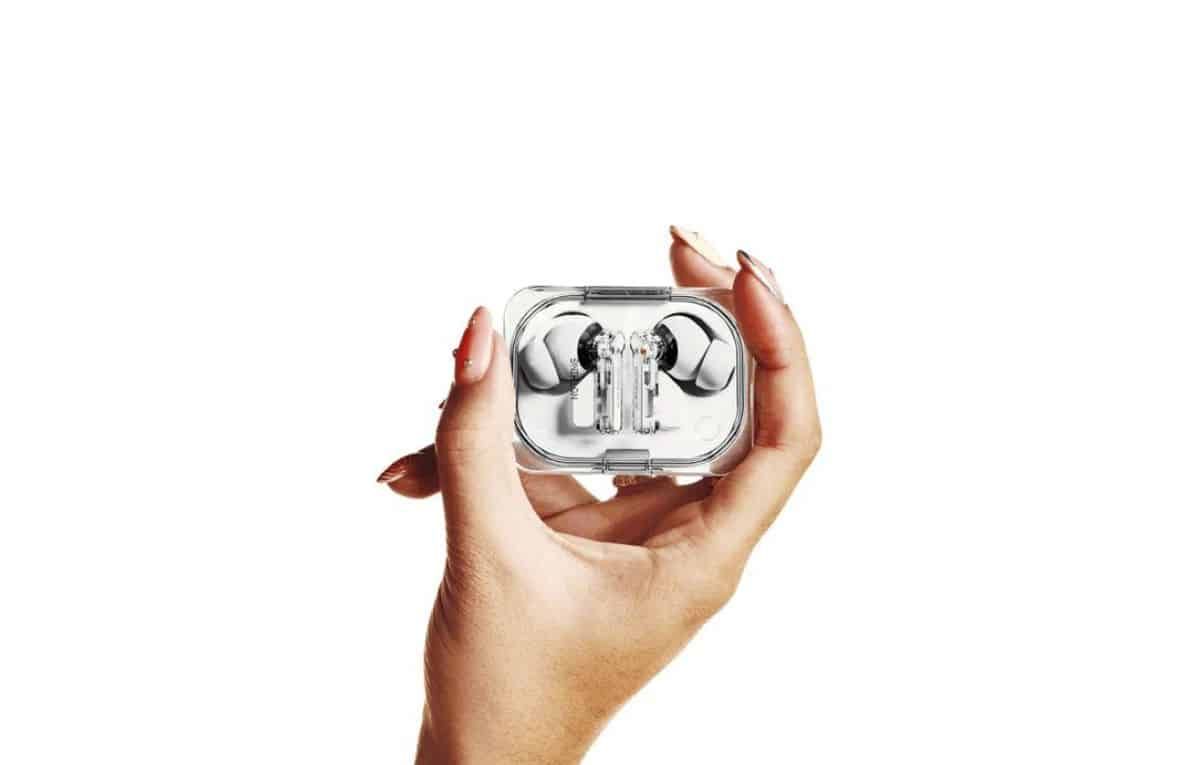 مراجعة شاملة لسماعات Nothing Ear (a) الجديدة - موقع الخليج الان