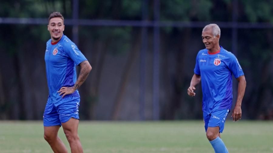 روماريو يتحدث عن صعوبات العودة للعب في سن الـ58