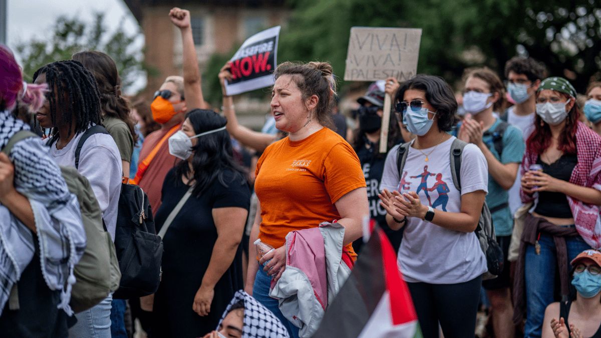 لماذا يتظاهر طلبة الجامعات ضد الحرب الإسرائيلية على غزة؟