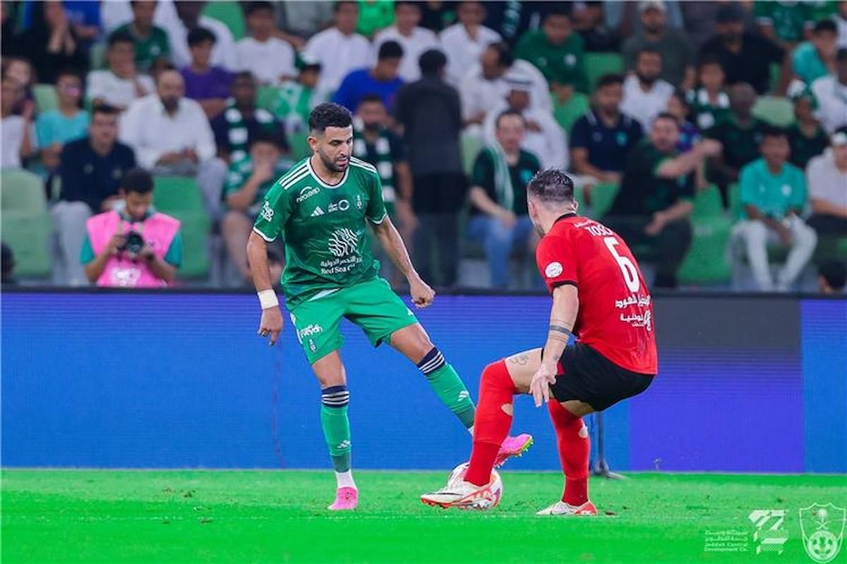 مدرب غير واعٍ وتحكيم وقح!! الفهمي يطيح في "الجميع" بعد هزيمة الأهلي من الرياض - موقع الخليج الان