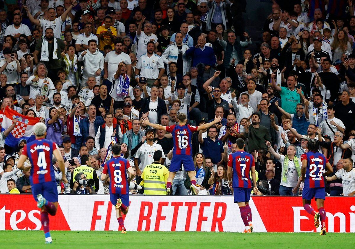 مانشستر يونايتد يقدم عرضا ضخما لنجم برشلونة