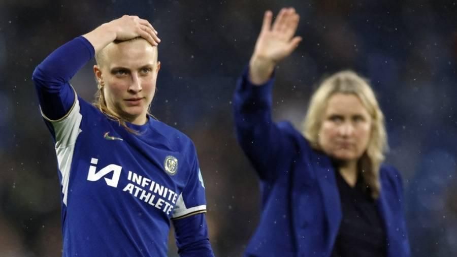 مدربة تشيلسي: تعرضنا للسرقة أمام برشلونة