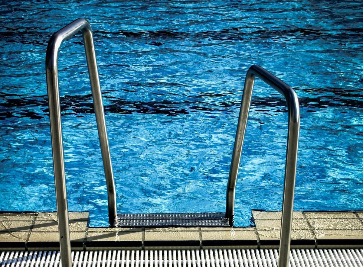 مصر.. الإفراج عن المتهمين باختناق أطفال داخل حمام سباحة