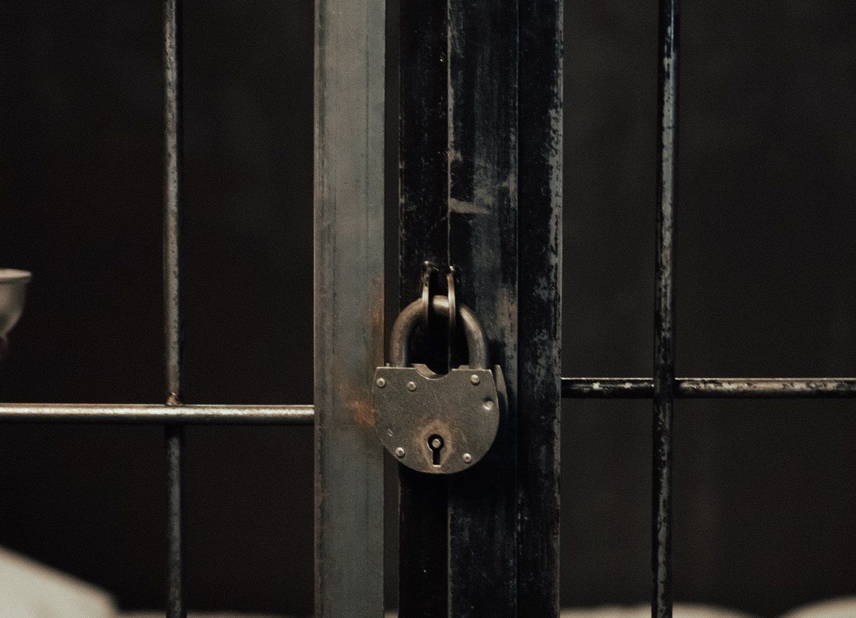 المغرب.. الحبس عامين لصاحبي أغنية "كُبّي أتاي"