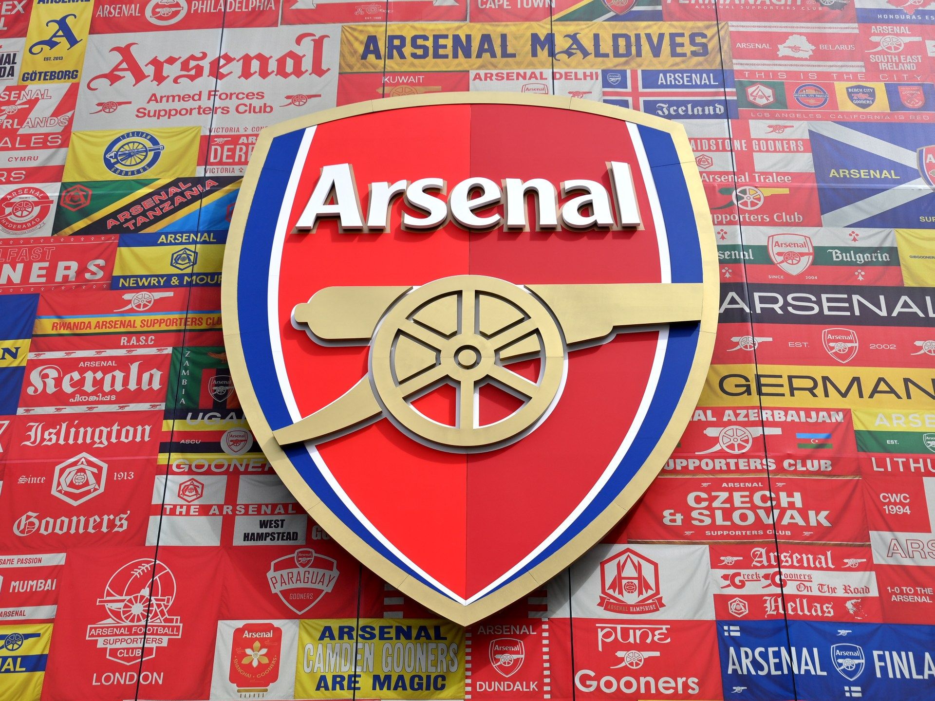 على خطى يوفنتوس.. أرسنال يغيّر شعاره وهويّته البصرية - موقع الخليج الان