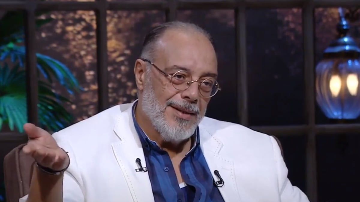 رغم قرار المنع.. صحفيون في جنازة المخرج المصري عصام الشماع (صور)