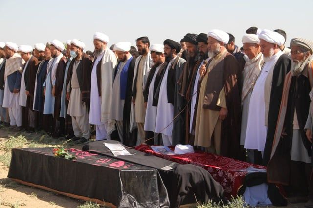 داعش خراسان يتبنى هجومًا دمويًا على مسجد غرب أفغانستان (صور)