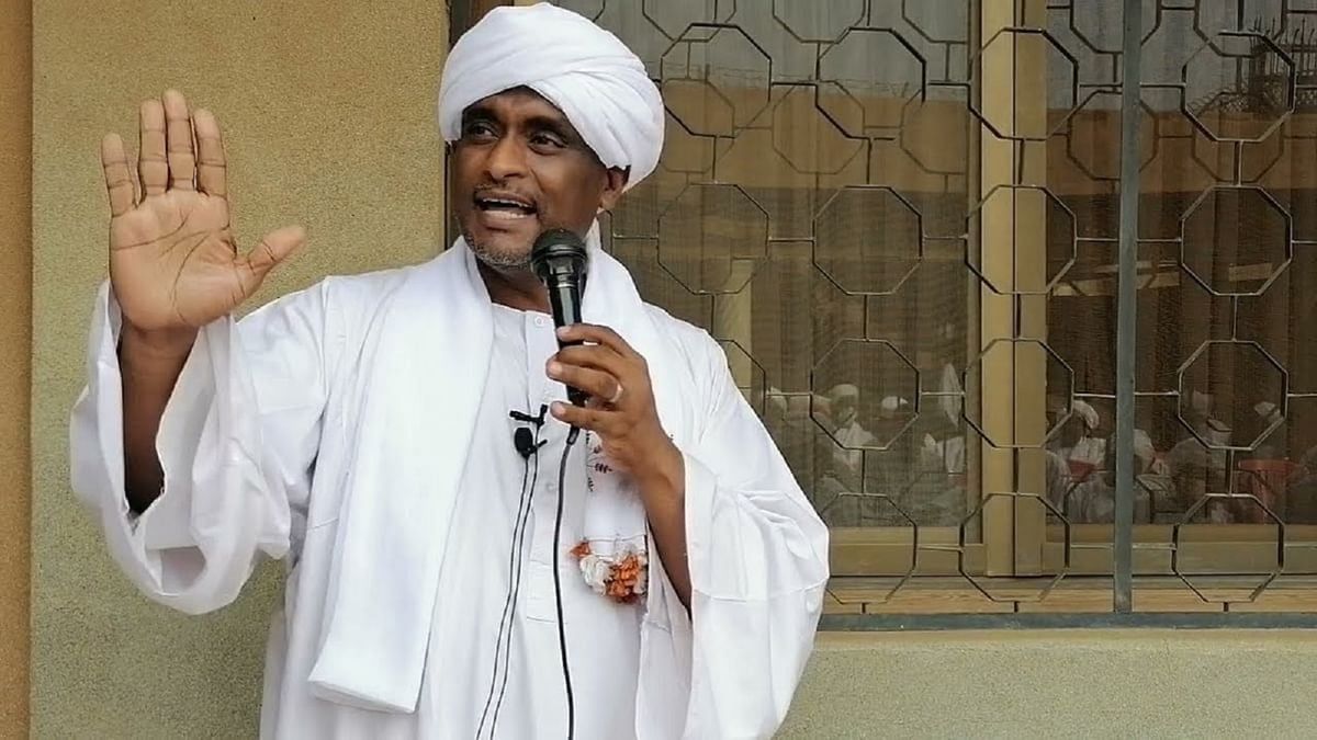 "بأمر من الرسول".. مقرب من "البرهان" يثير السخرية باستنفار السودانيين للقتال