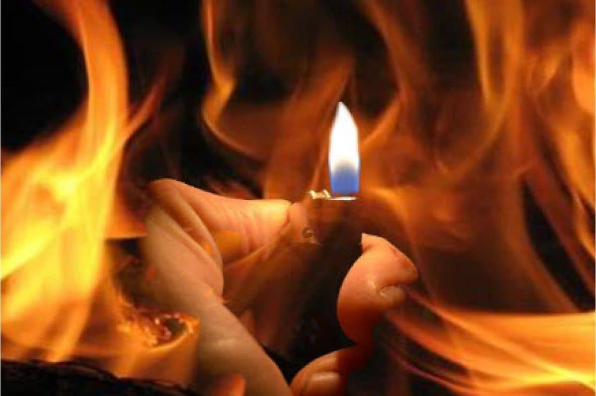 في ظروف غامضة.. شاب يشعل النار بجسده في القيروان التونسية