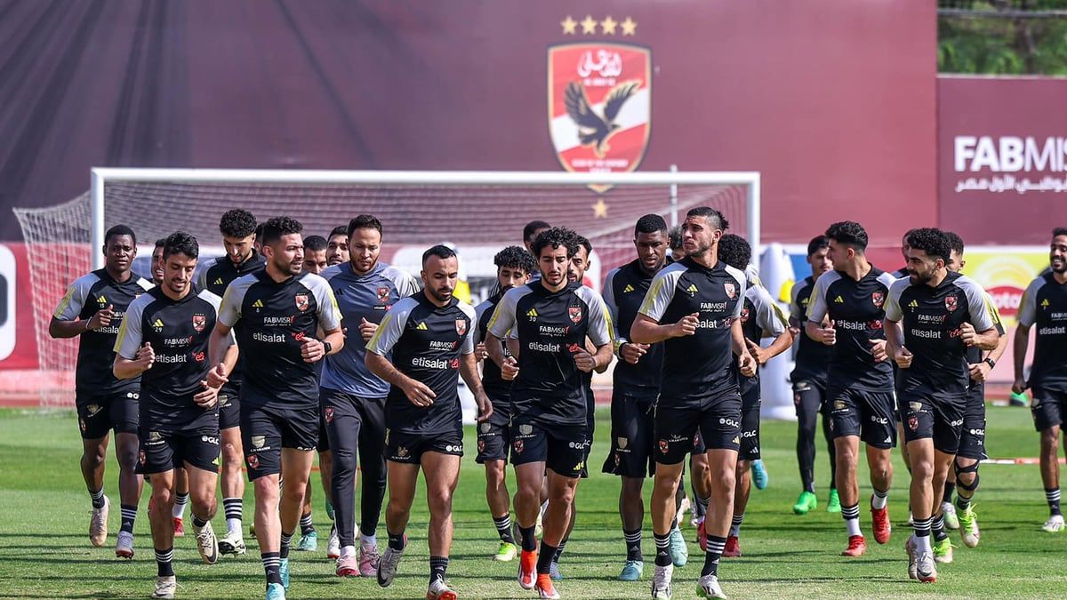 الخطيب يأمر بمعاقبة نجم الأهلي المصري