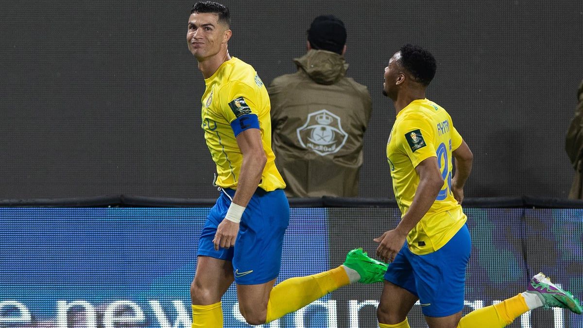 ظهره للمرمى.. رونالدو يسجل هدفًا عالميًا في الخليج (فيديو)