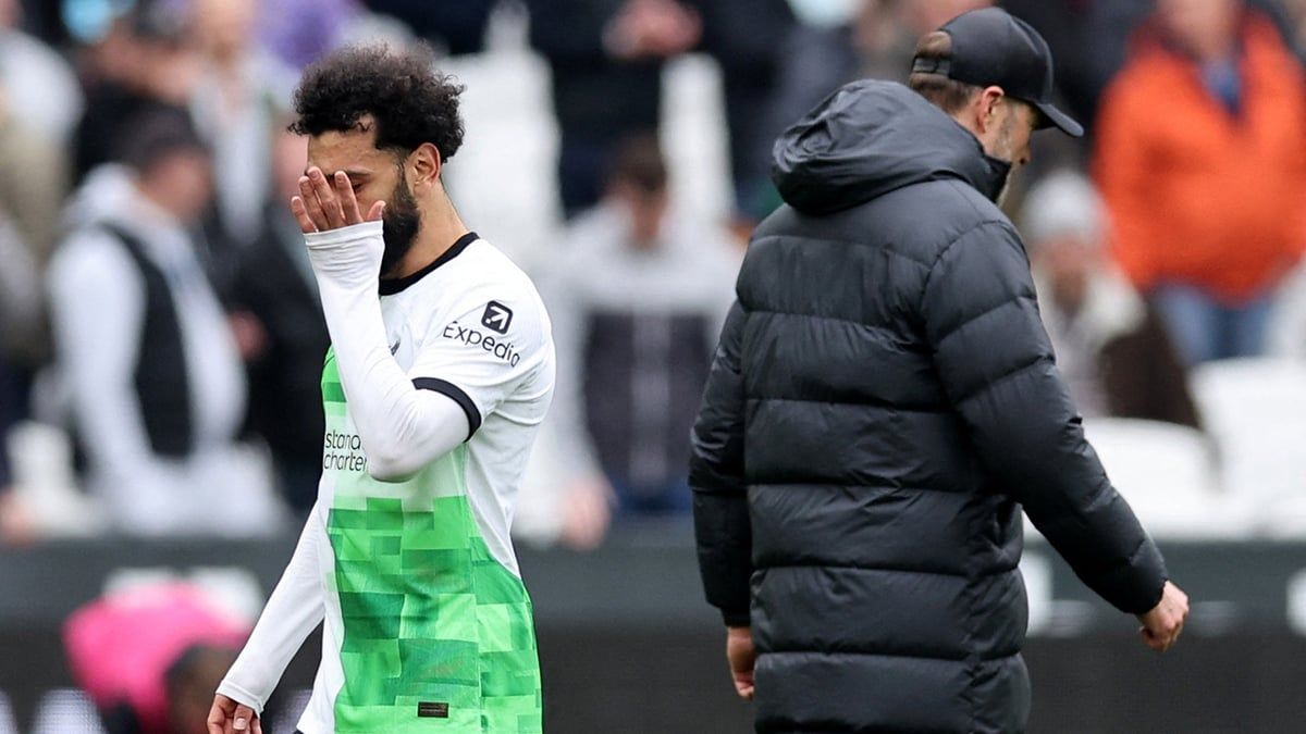 "شاهد عيان" يكشف ما دار بين صلاح وكلوب