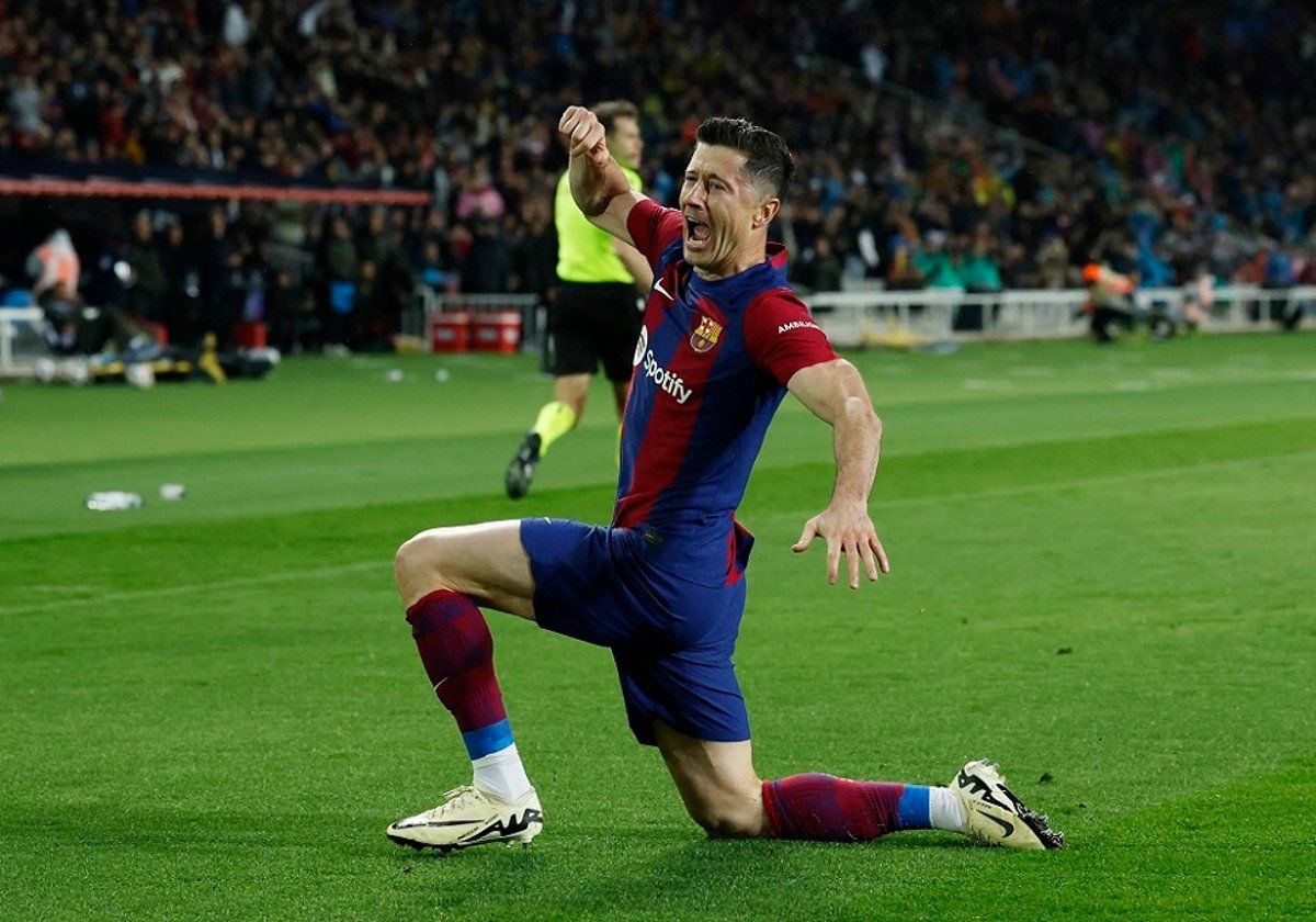 "مدرسة رقص" تعرقل خطة برشلونة تجاه ليفاندوفسكي