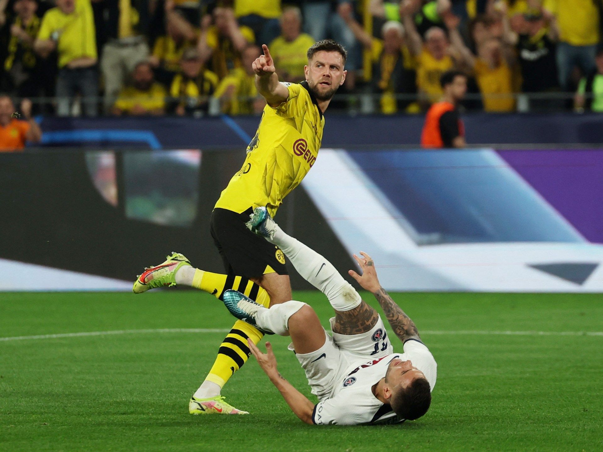 شاهد.. دورتموند يفوز على سان جيرمان في ذهاب قبل نهائي دوري أبطال أوروبا - موقع الخليج الان