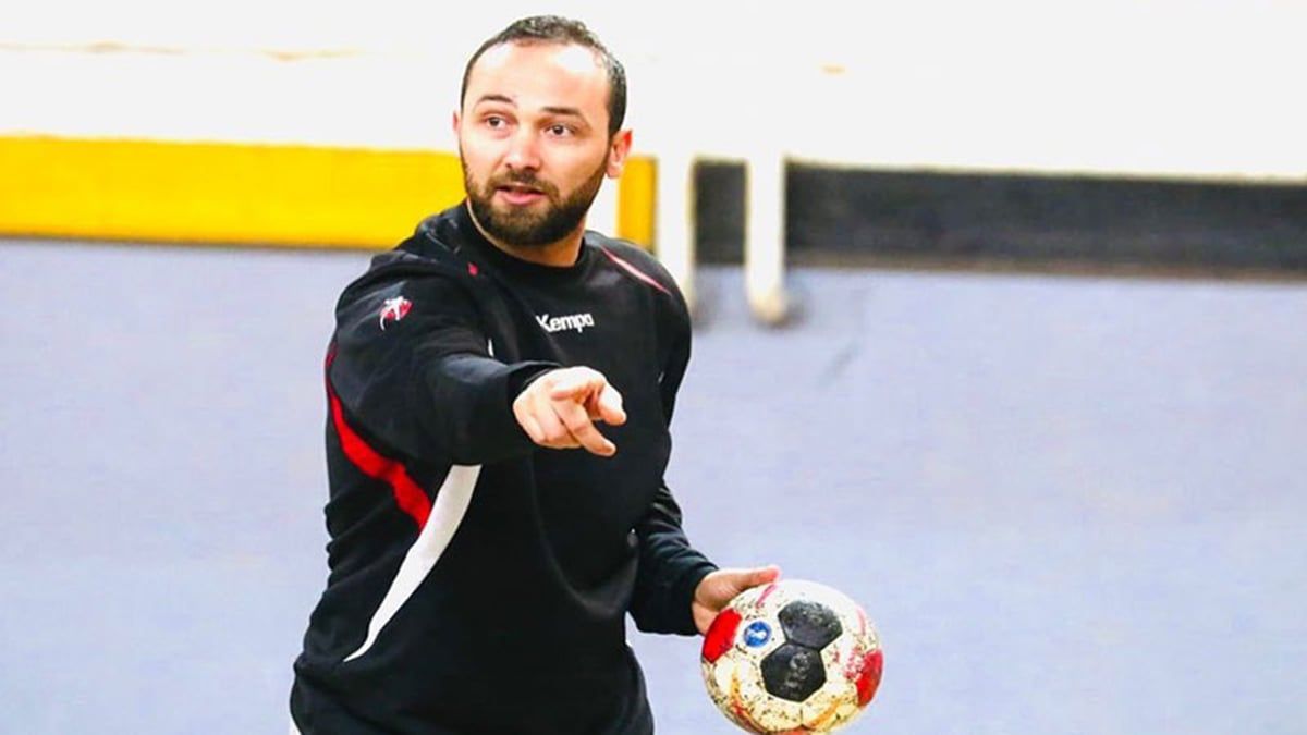 إقالة أنور عياد مدرب كرة اليد بالنجم الساحلي