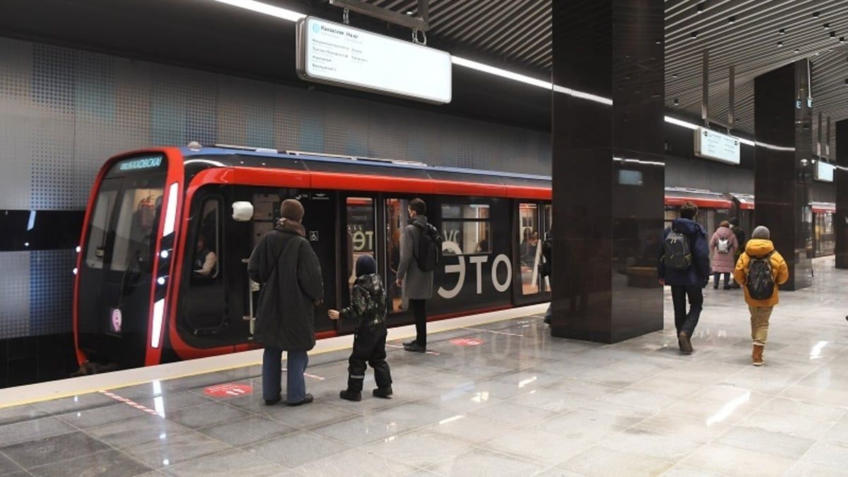 شاهد مصير نشال "تعيس الحظ" في مترو أنفاق موسكو (فيديو)