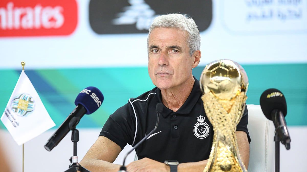 خطوة مفاجئة من رونالدو لحسم مستقبل مدرب النصر السعودي