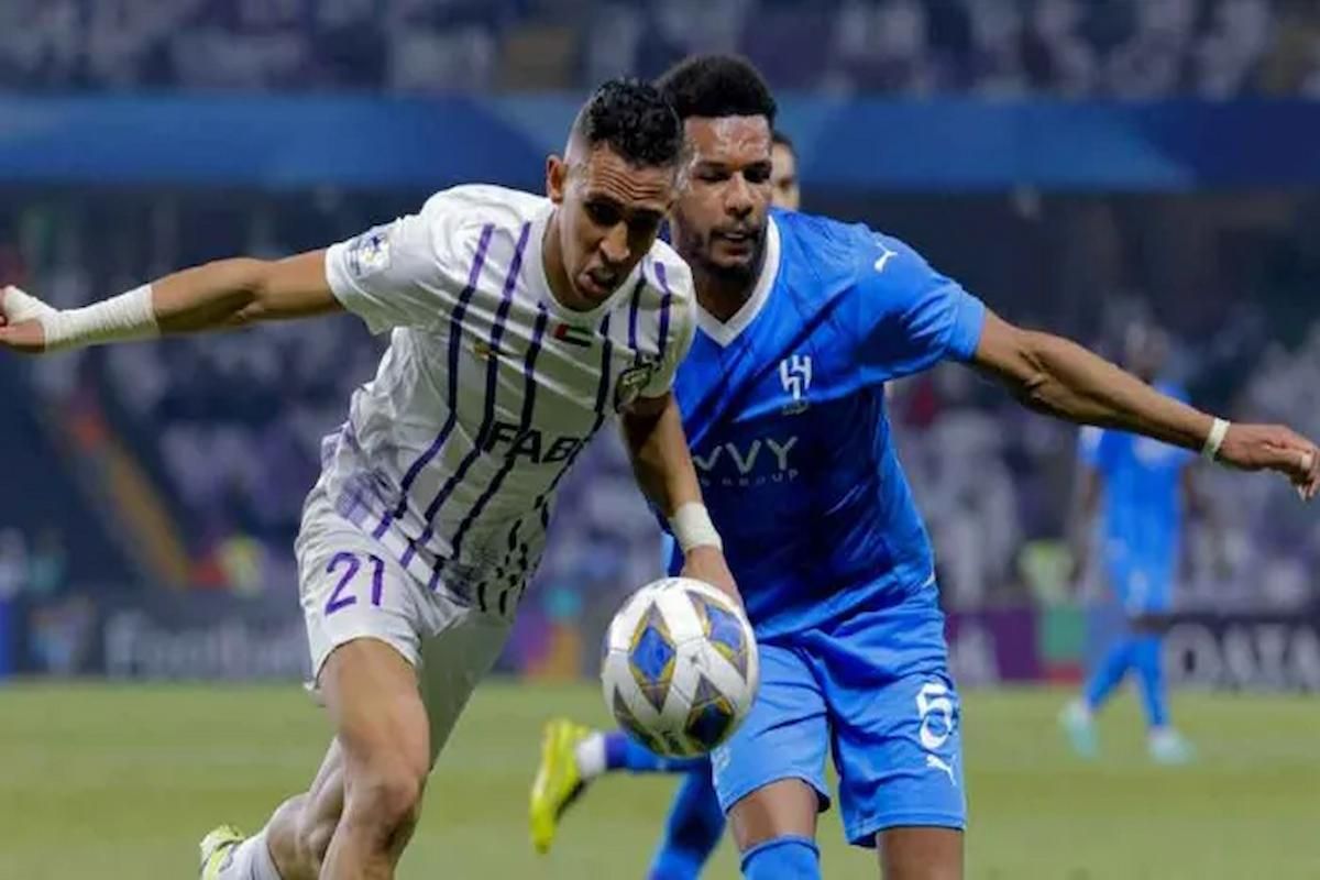 نجم الزعيم التاريخي يفتح النار على التحكيم... اللاعبين لم يستطيعوا تمالك أنفسهم أمام الظلم - موقع الخليج الان