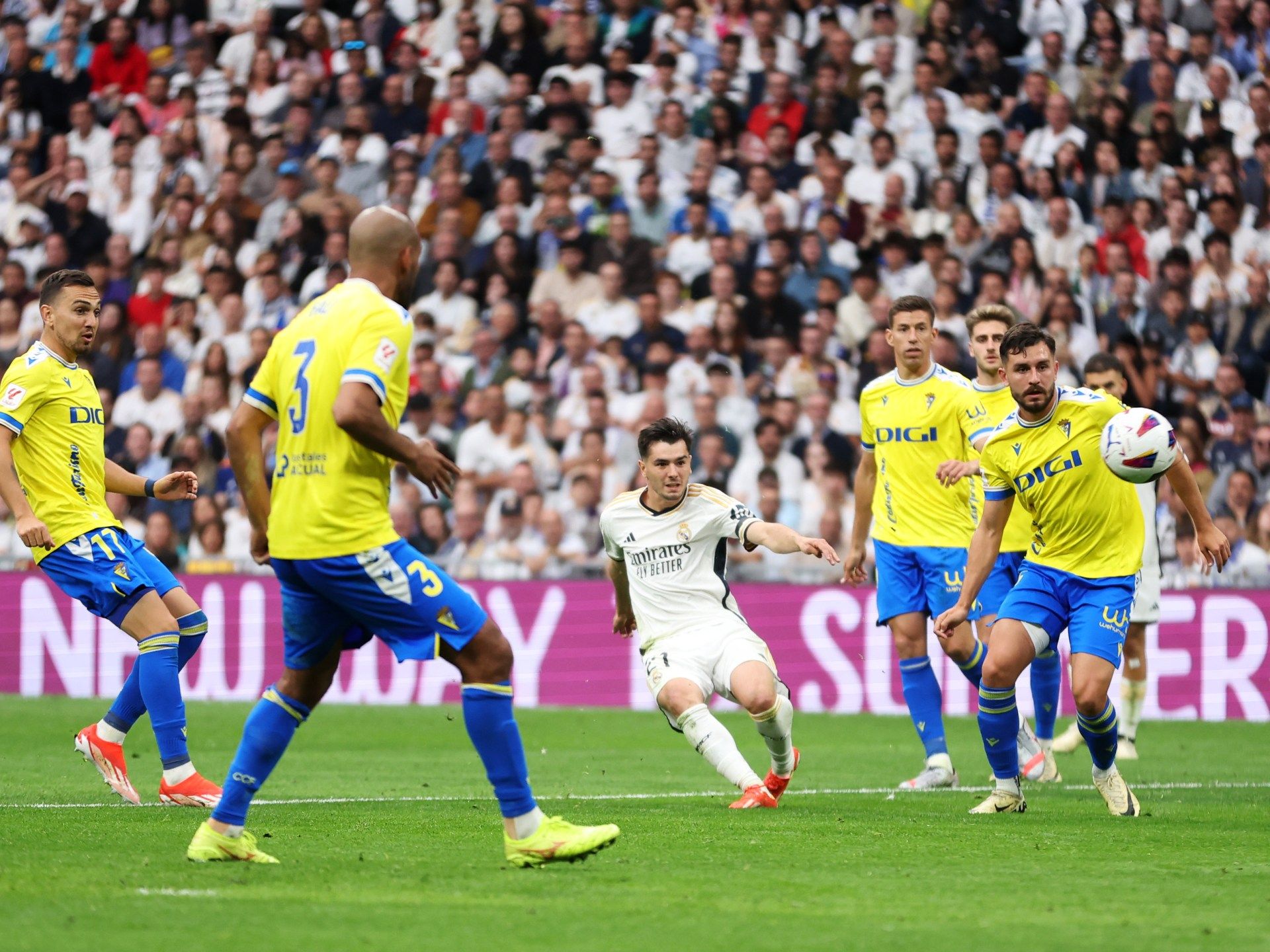 بالفيديو.. المغربي إبراهيم دياز يقود ريال مدريد للفوز والاقتراب من لقب الدوري الإسباني - موقع الخليج الان