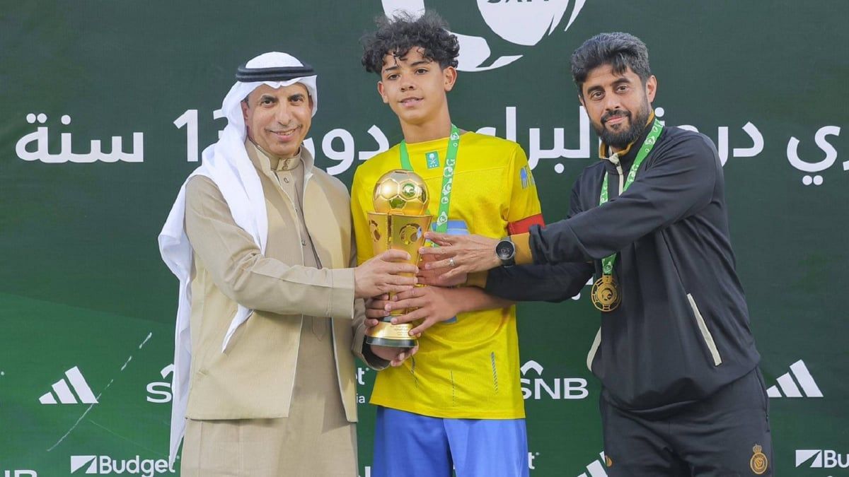 صدمة بسبب سيارة نجل كريستيانو رونالدو (فيديو)