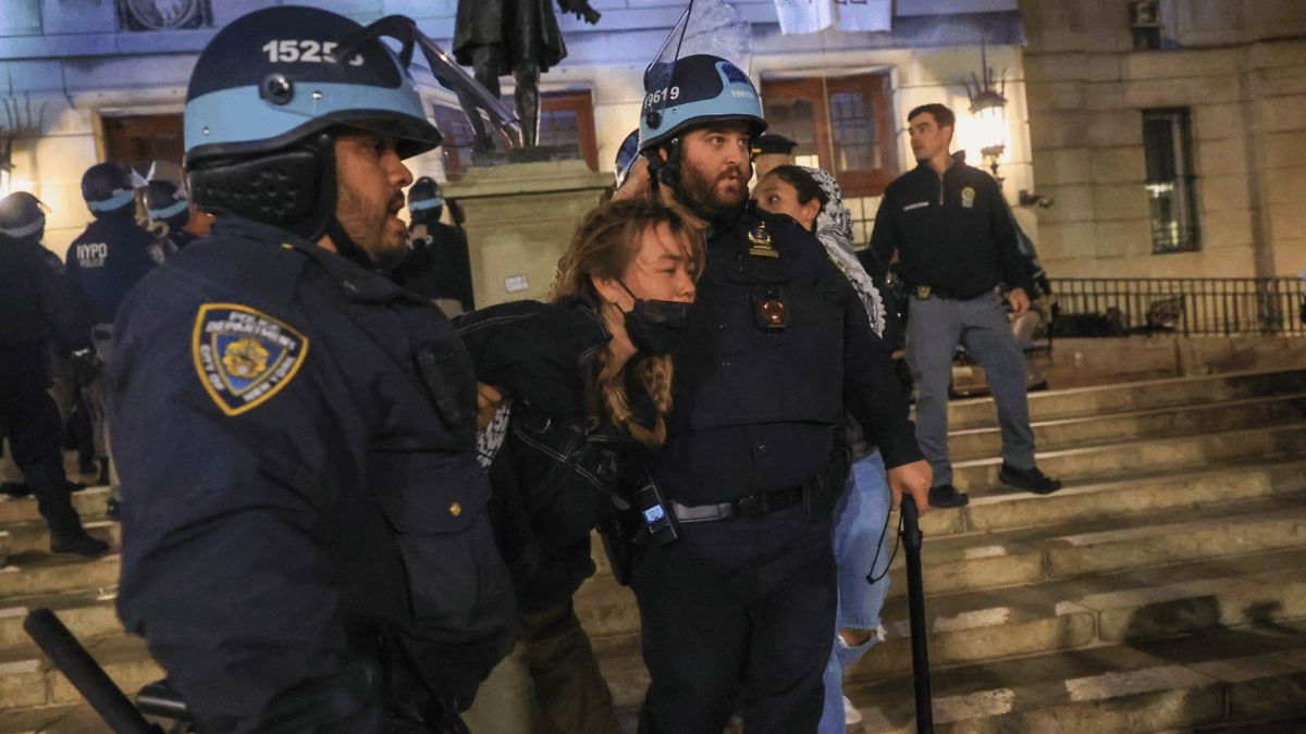 واشنطن بوست: أمريكا تعيش المرحلة الأكثر اضطرابًا في تاريخها