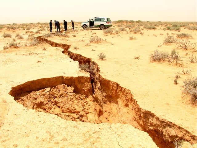 التصدعات الأرضية.. ظاهرة متجددة في ليبيا تثير التساؤلات (صور)