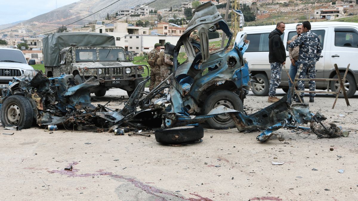 الغارديان: إسرائيل استخدمت سلاحا أمريكيا في حادثة مقتل 7 مسعفين جنوبي لبنان