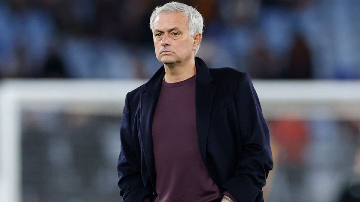 مورينيو يقترب من تدريب ناد سعودي