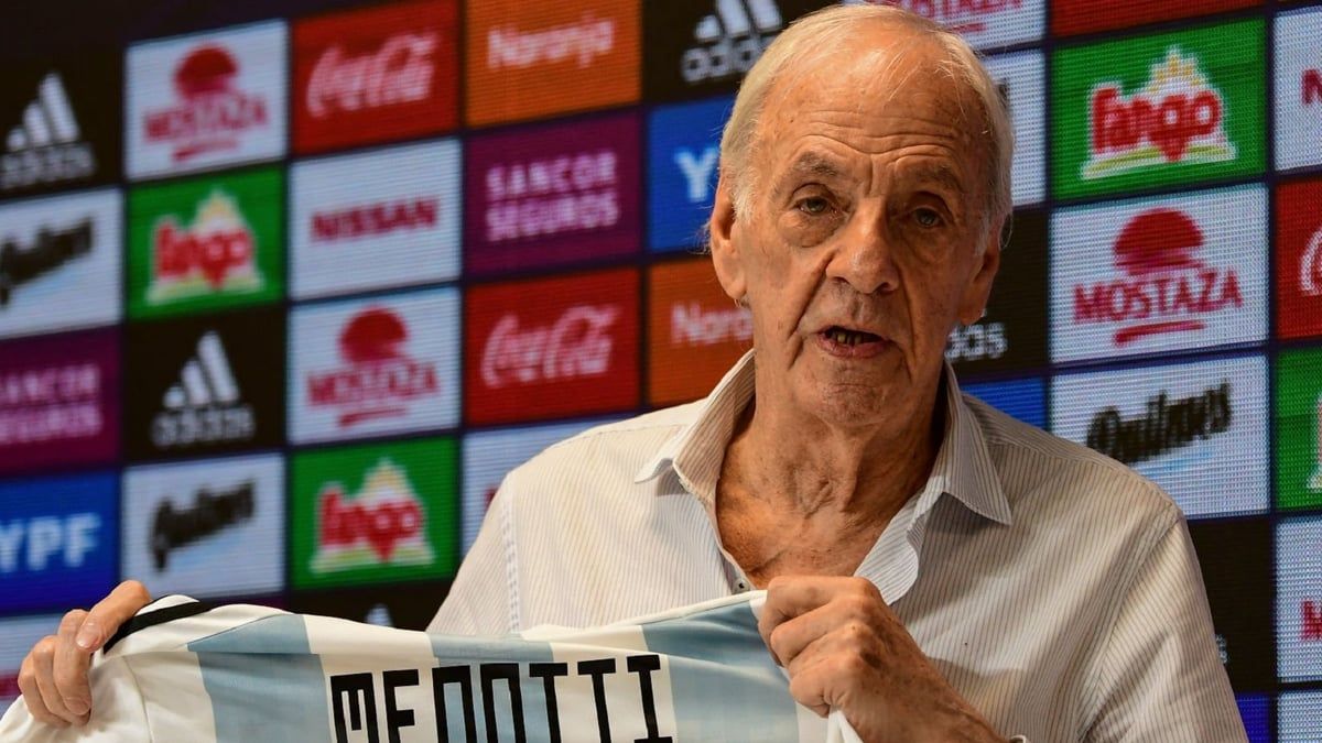 وفاة سيزار لويس مينوتي مدرب الأرجنتين الفائز بكأس العالم 1978