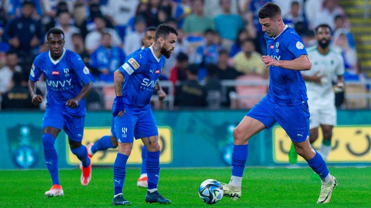 الهلال يهزم الأهلي ويتوج بطلا للدوري السعودي (فيديو)