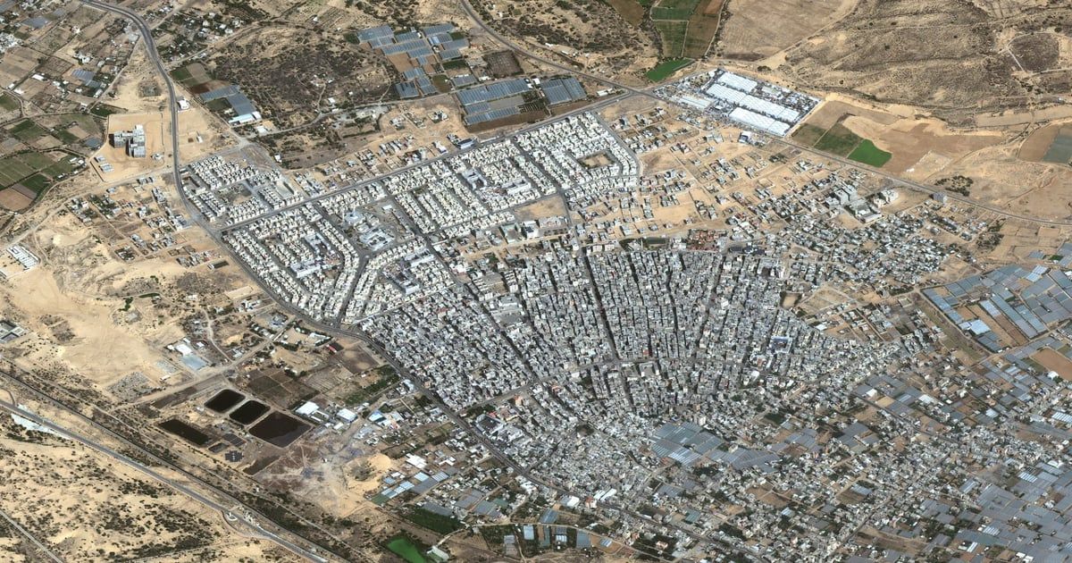 رغم الحرب والدمار.. جريمة قتل تتسبب بحرق "مول العرب" في رفح (فيديو)