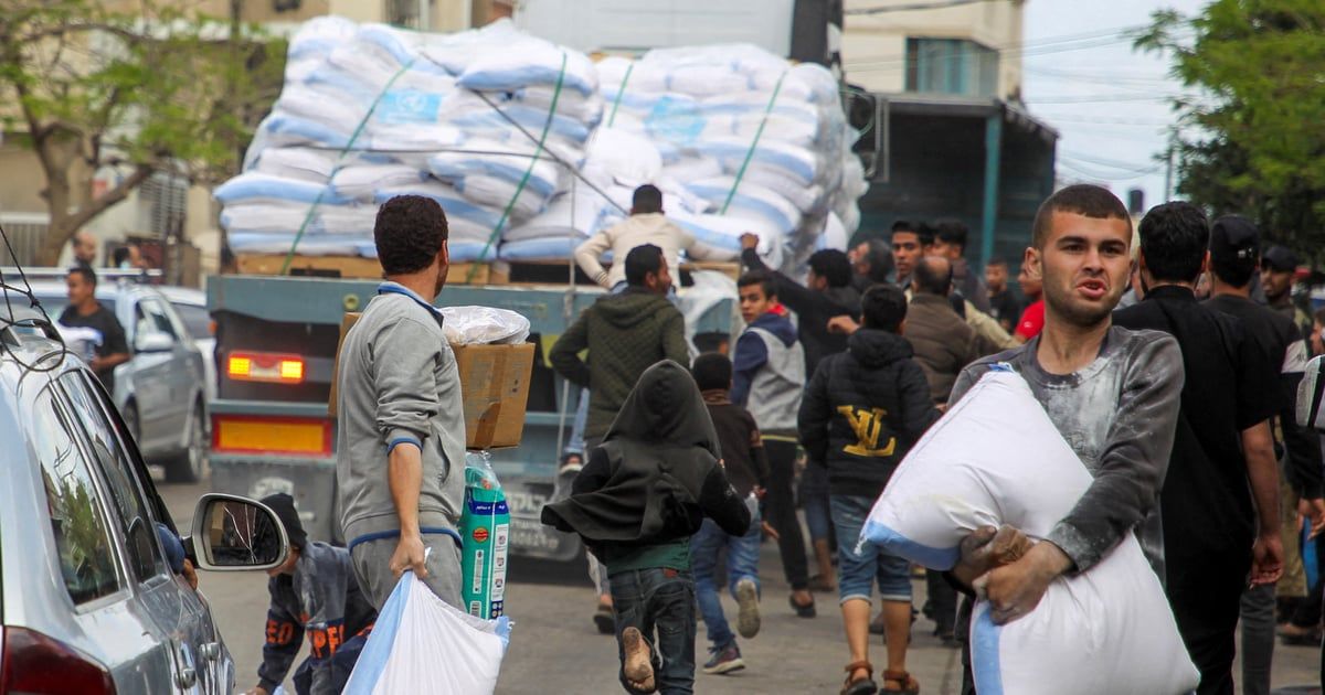 "الإمدادات قليلة".. تحذير أممي من إغلاق معبري غزة الرئيسين