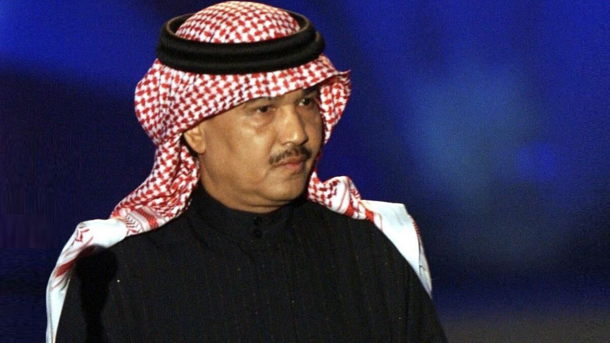 صالح الشادي يكشف تفاصيل مثيرة عن رحلة علاج محمد عبده (فيديو)