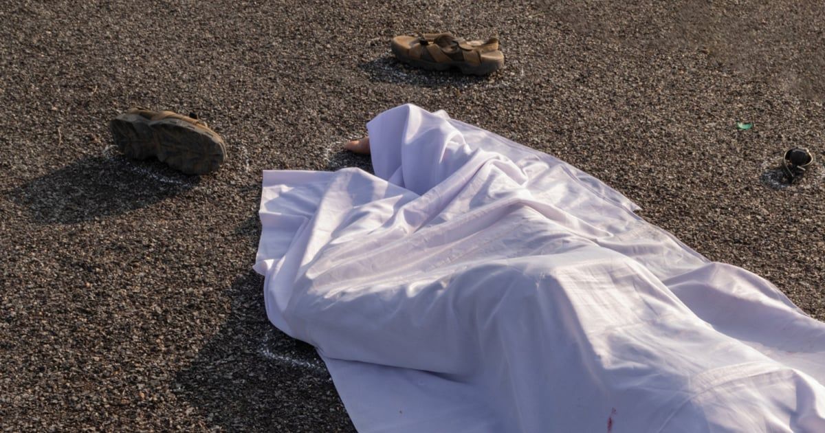 دافع عن أمه فألقاه والده من الطابق الرابع