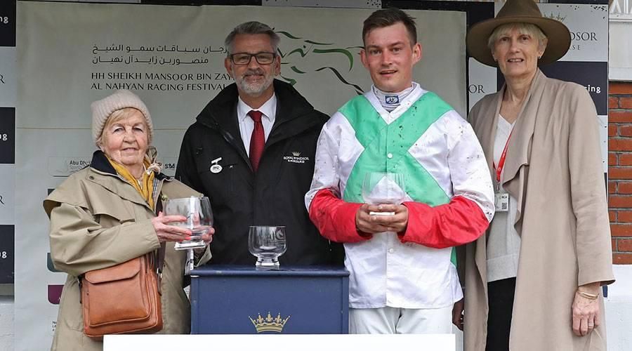 «بارامار أنجل» يتوج بكأس الوثبة في ويندسور