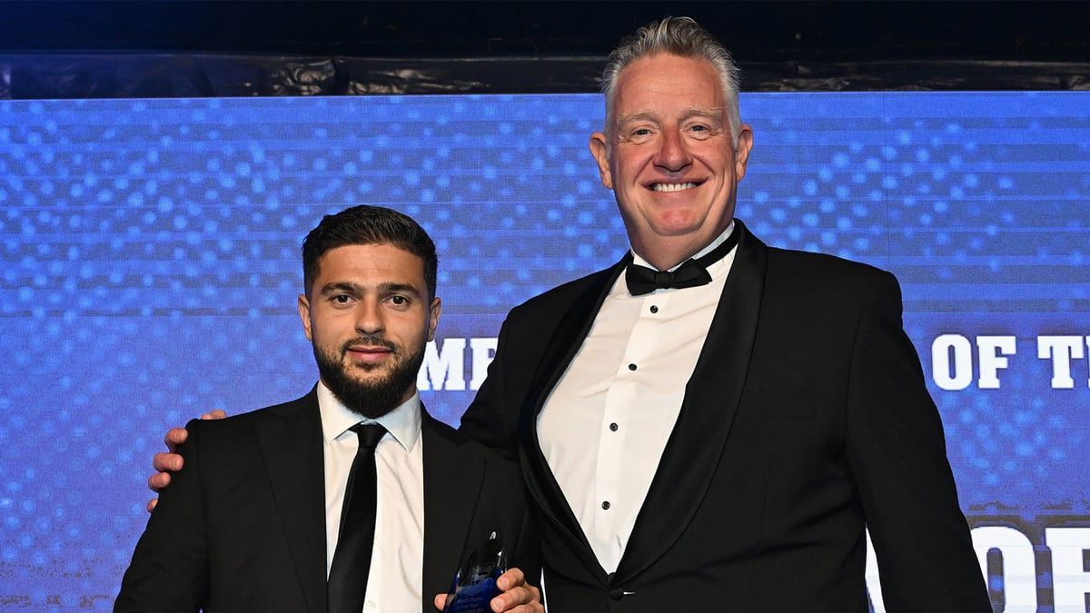 بعد قيادته إبسويتش للدوري الإنجليزي.. سام مرسي يحصد جائزة أفضل لاعب في الفريق