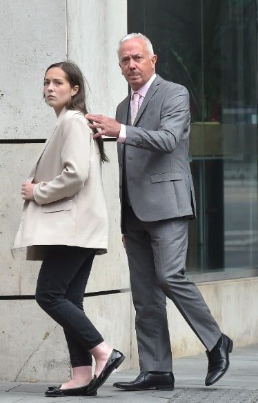 بعد علاقتها مع الأول.. تفاصيل قضية معلمة حملت من تلميذها الثاني