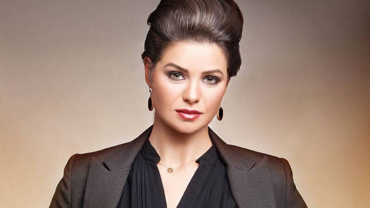 فنانون وشعراء ينعون والدة يسرا اللوزي‎