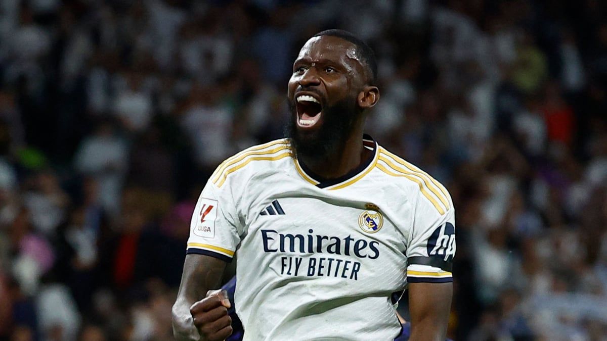 في أكثر اللحظات فرحة.. مدافع ريال مدريد يواصل طقوسه الإسلامية (فيديو)