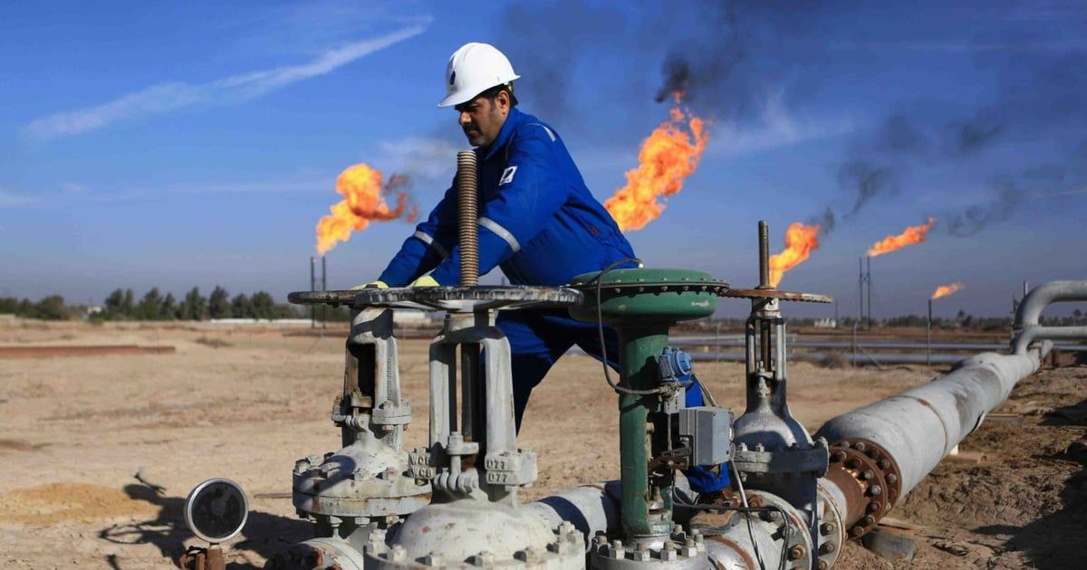 النفط يرتفع مع تقلص مخزونات الخام الأمريكية وآمال خفض الفائدة‎