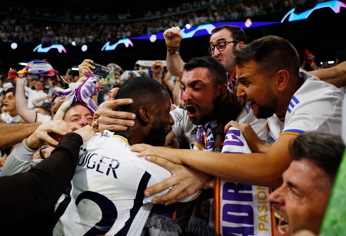 احتفال روديغير الجنوني وسط جماهير ريال مدريد (فيديو)