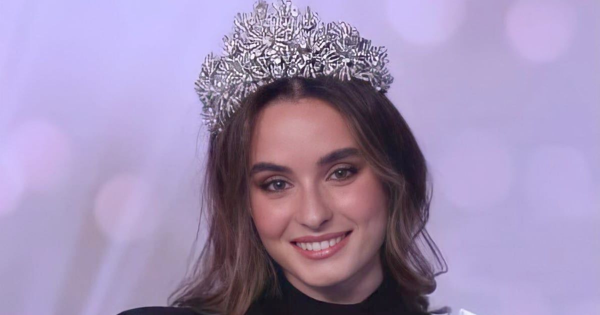 ملكة جمال إسرائيل تثير الجدل في نيويورك بسبب لافتة.. ما القصة؟ (فيديو)