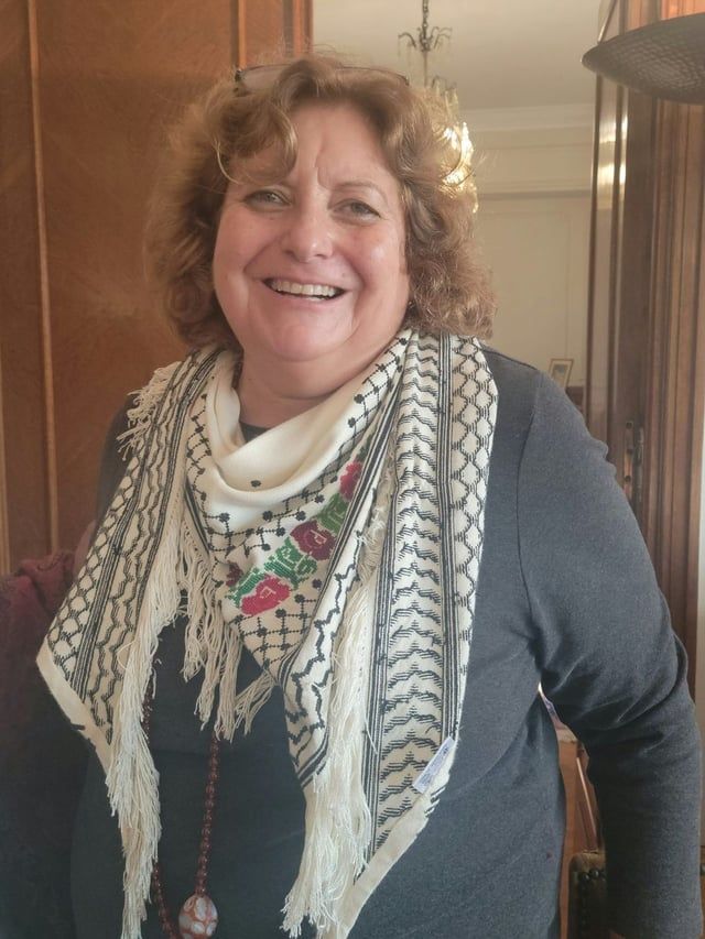 فنانون وشعراء ينعون والدة يسرا اللوزي‎