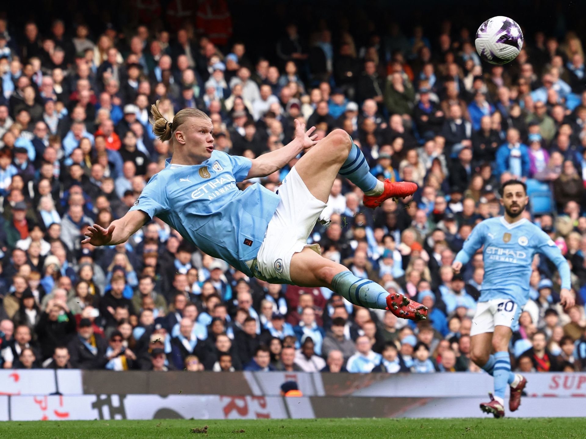 رابطة البريميرليغ تعلن قائمة المرشحين لجائزة أفضل لاعب ومدرب هذا الموسم - موقع الخليج الان